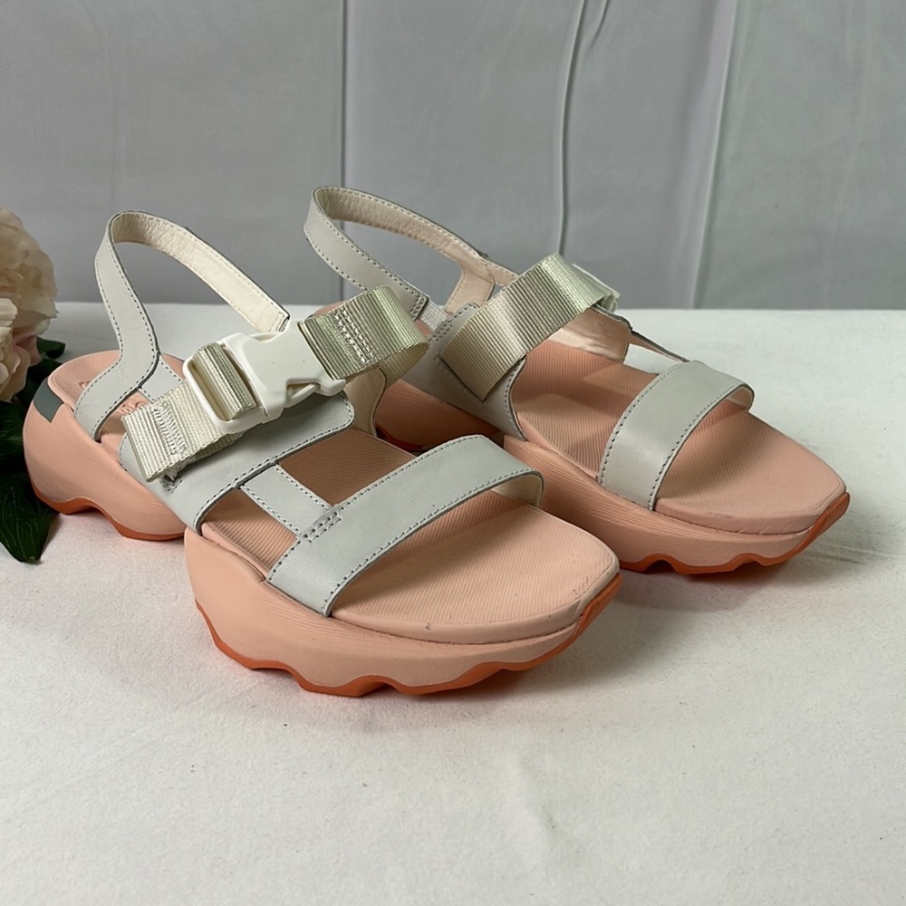 NWOB Sorel Sea Salt & Peach Blossom Leather Kinetic Impact Sling Sandal Size 9 - Picture 3 of 7